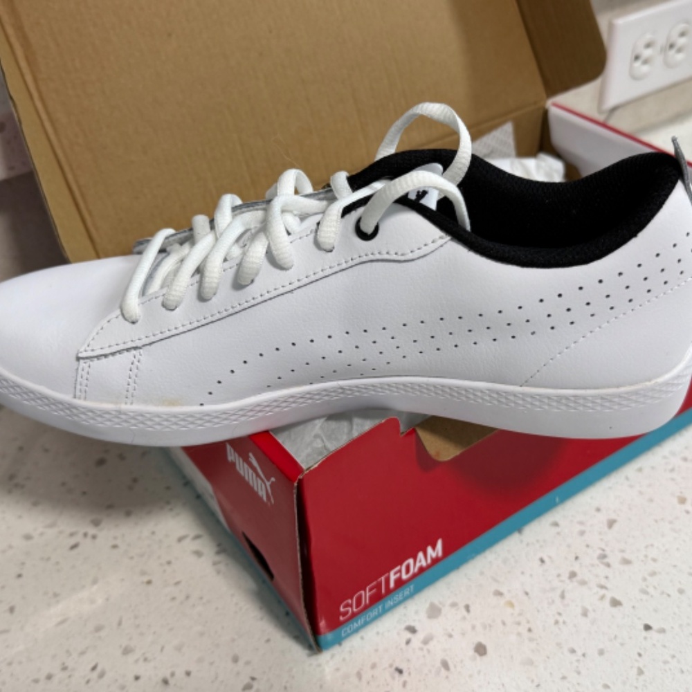 NWT Puma Smash V2 Sneakers - Picture 3 of 6